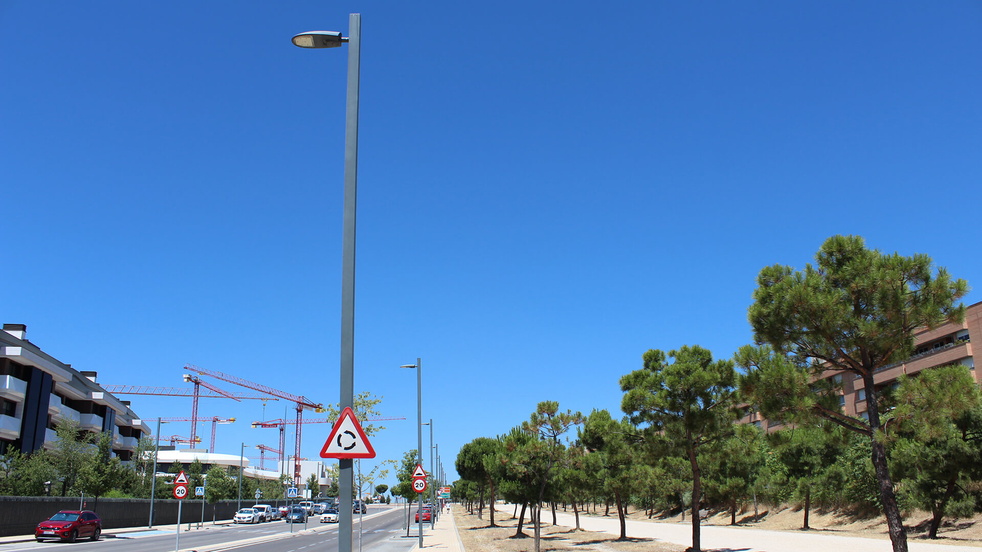 Alumbrado público Avenida Luís García Cereceda