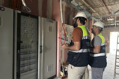 Instalación eléctrica especializada en área crítica del hospital BLUE HEALTH, realizada por TECMELEC